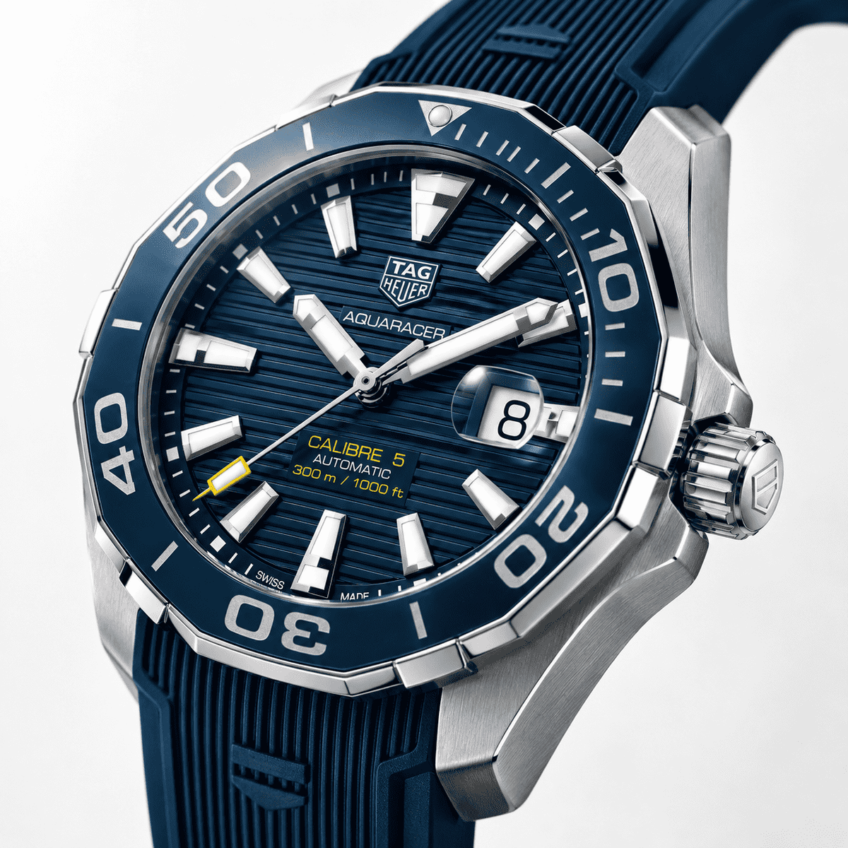 Orologio TAG Heuer Aquaracer con cinturino in gomma blu, ghiera girevole, datario 8.