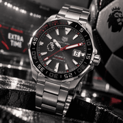 Orologio TAG Heuer Aquaracer 300M con quadrante nero, bracciale in acciaio e datario