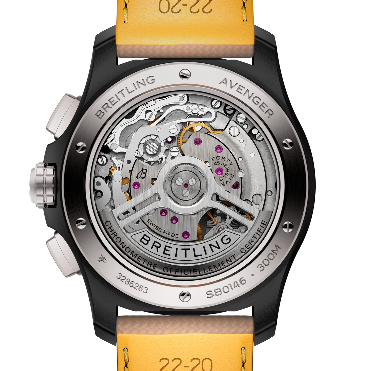 orologio Breitling Avenger con fondello a vista e meccanismo, cinturino in pelle gialla