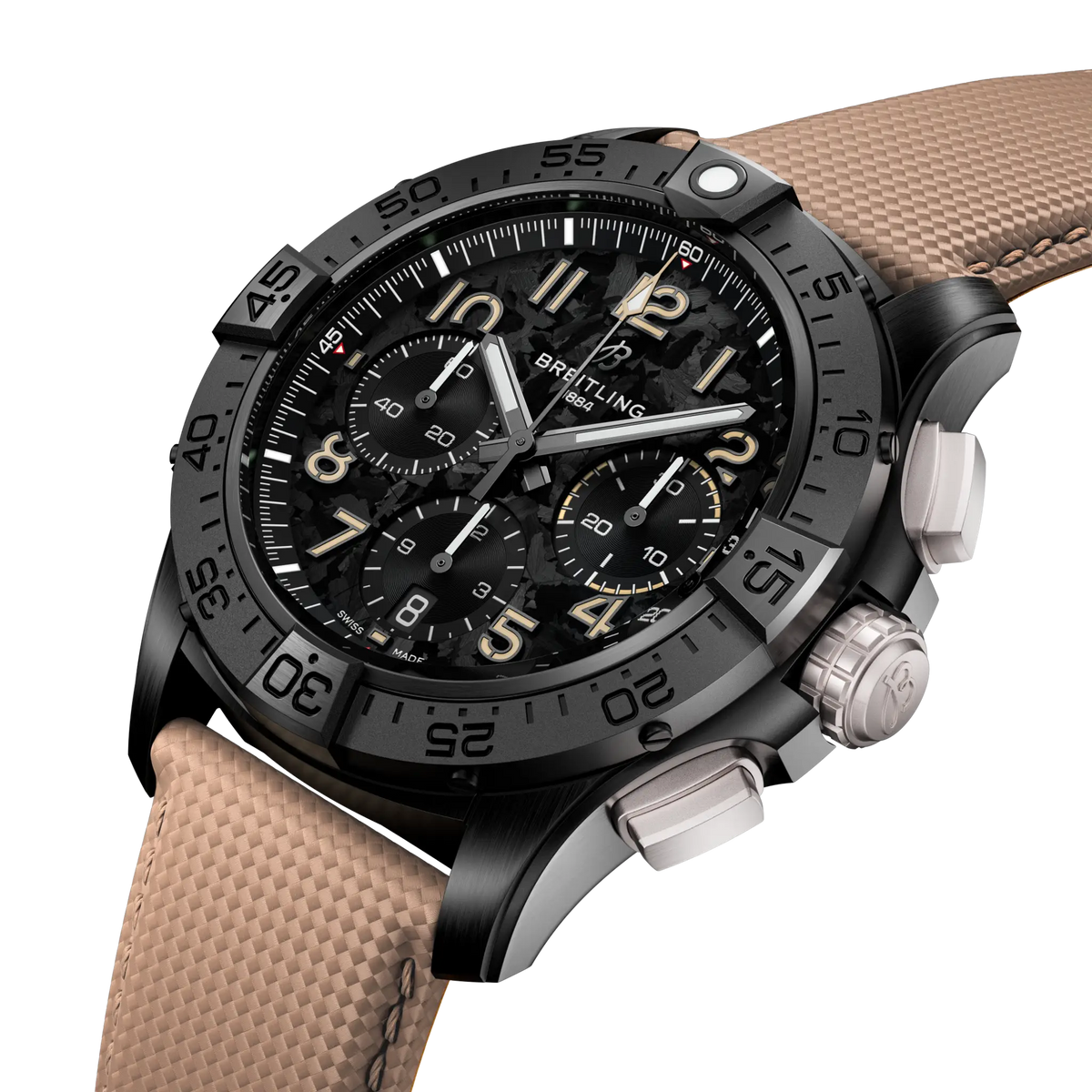 Orologio Breitling Avenger con quadrante nero e dettagli cronografo su cassa nera