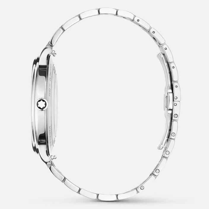 Orologio Montblanc in acciaio con cinturino a maglie e corona laterale.