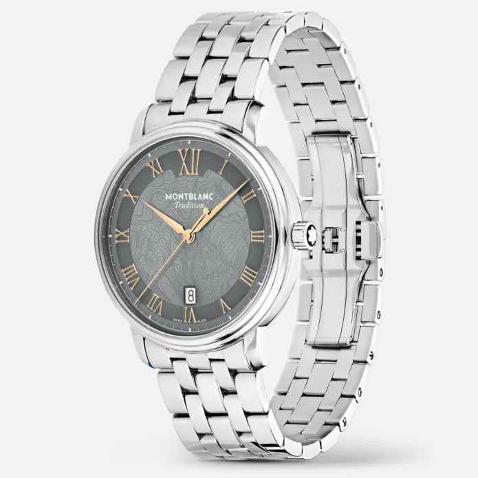 Orologio Montblanc con quadrante grigio su bracciale in acciaio lucido, vista laterale.