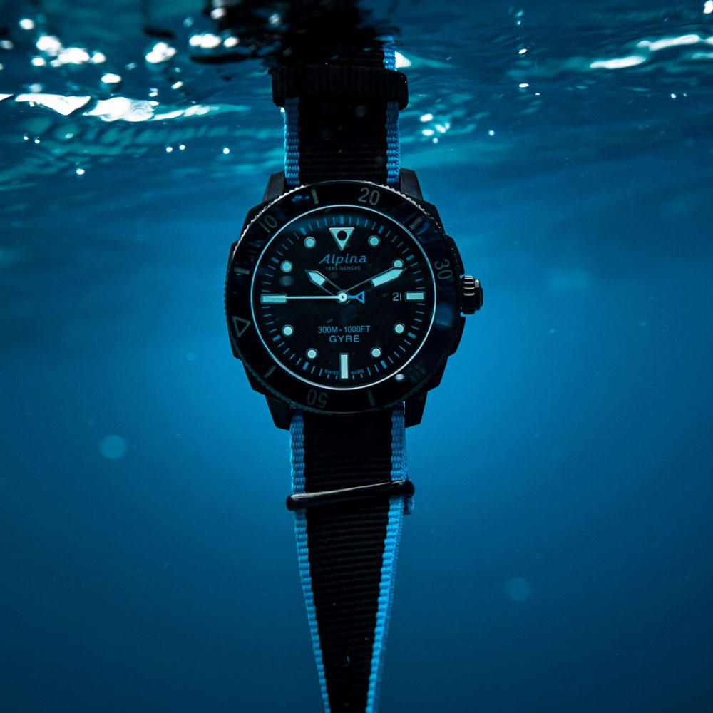 Orologio subacqueo uomo con quadrante blu e cinturino NATO blu
