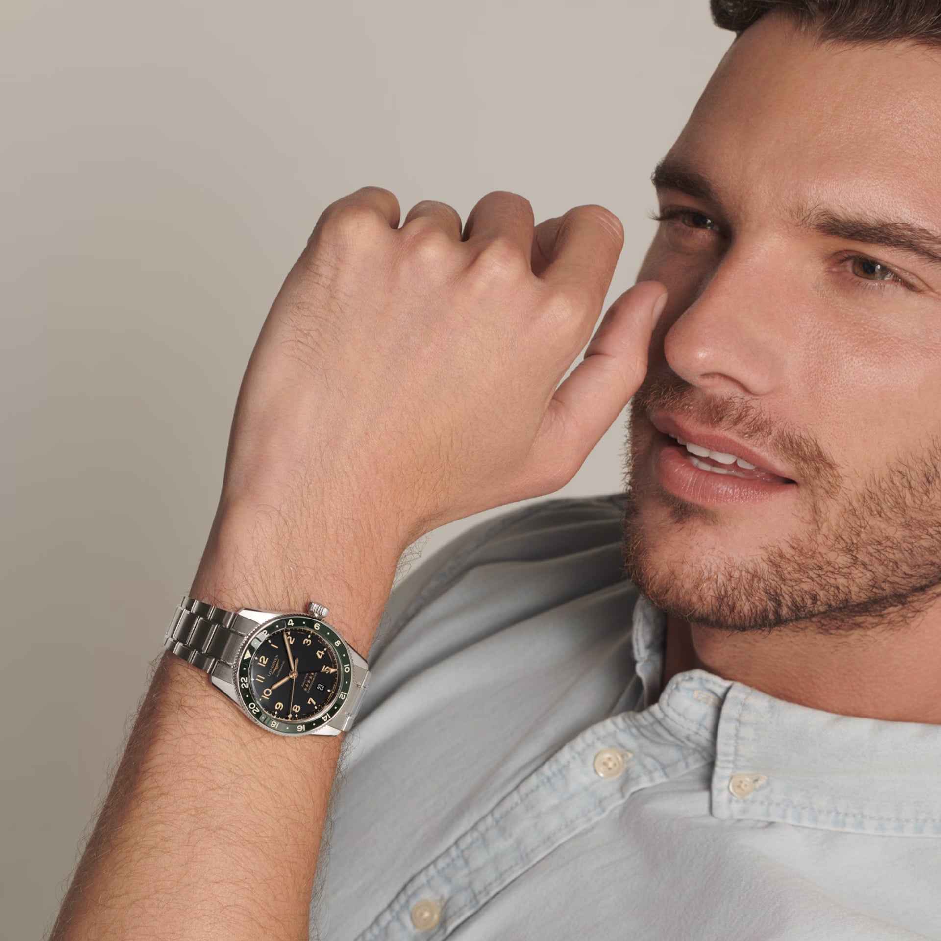 Orologio da polso Longines con bracciale in acciaio e quadrante scuro