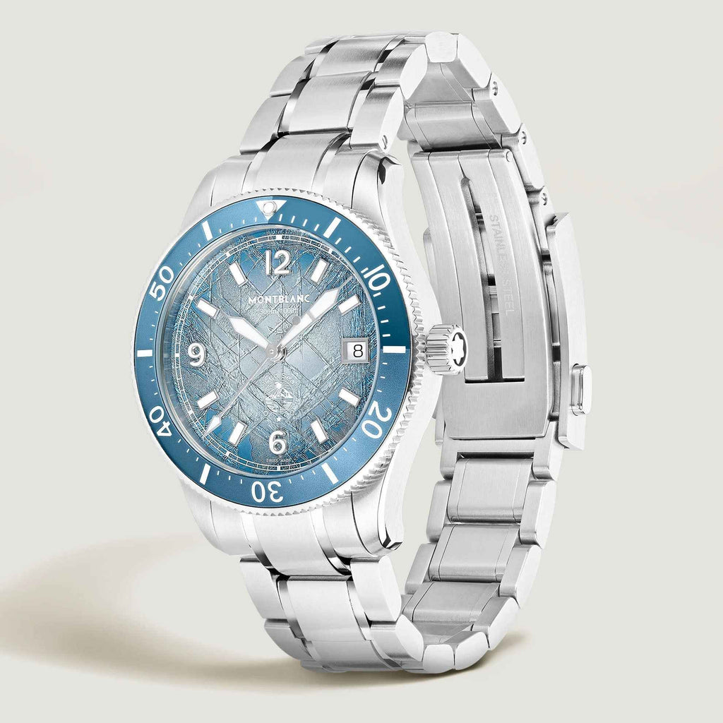 Orologio Montblanc automatico vista laterale: acciaio e quadrante blu, datario