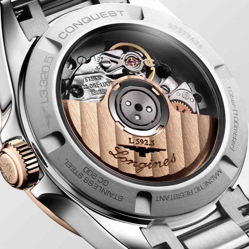 Fondello a vista dell’orologio Longines Conquest con meccanismo L592.5 e incisioni