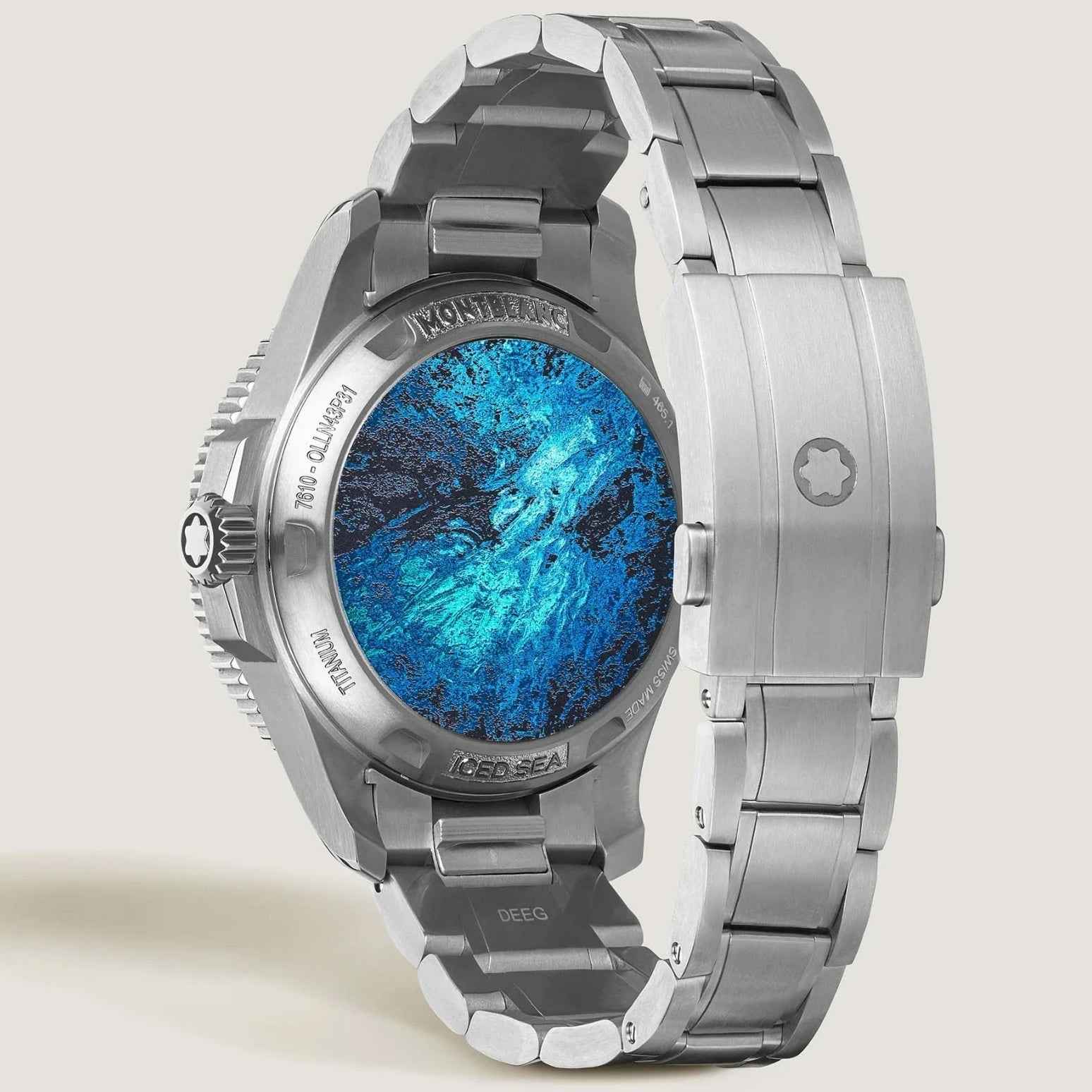 Orologio Montblanc in titanio con quadrante blu ghiacciaio e incisioni sul fondello