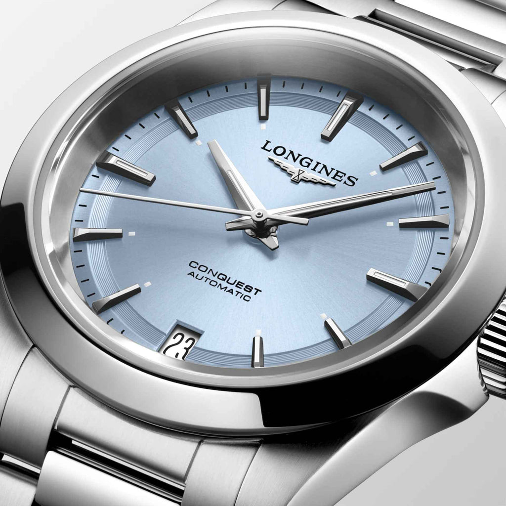 Orologio Longines Conquest 34 mm con quadrante azzurro, indici e lancette
