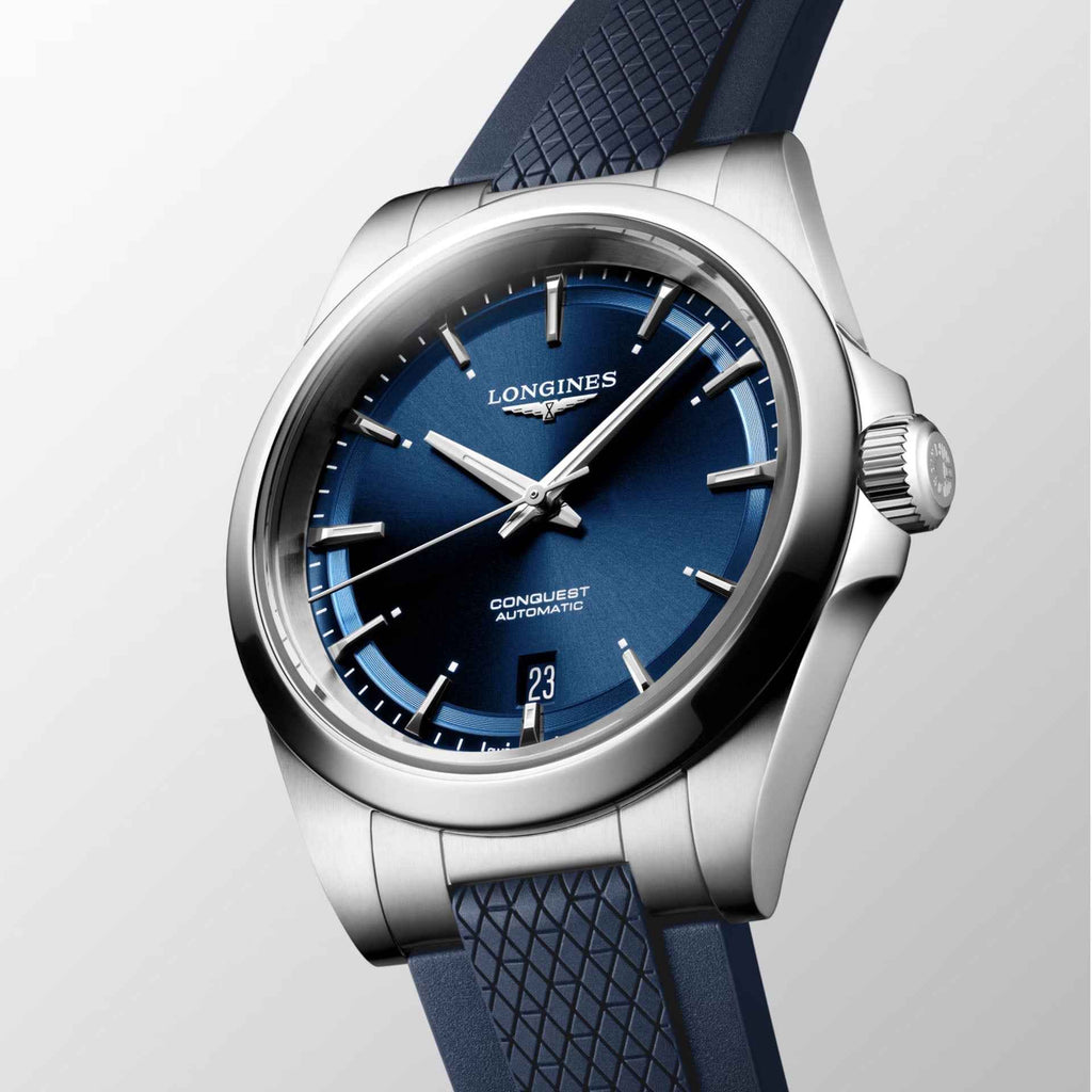 Orologio Longines Conquest 38 mm automatico, cassa d’acciaio e cinturino blu