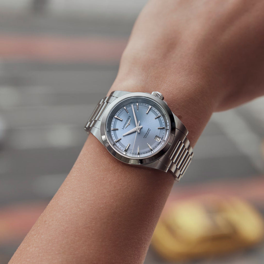 Orologio Longines Conquest da 34 mm con quadrante azzurro e bracciale in acciaio