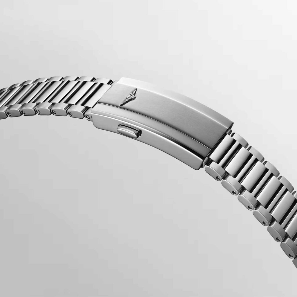 Bracciale in acciaio dell’orologio con fibbia e maglie a fascia
