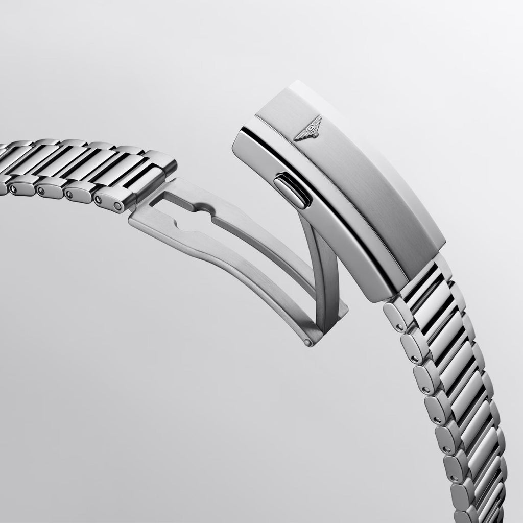 Orologio automatico Longines con bracciale in acciaio e cassa nera, vista laterale