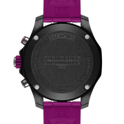 Orologio Breitling Endurance Pro 38, fondello nero con scritte e cinturino viola