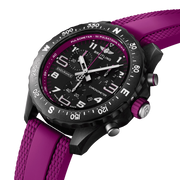 Orologio Breitling Endurance Pro 38 con quadrante nero e dettagli viola, cronografi